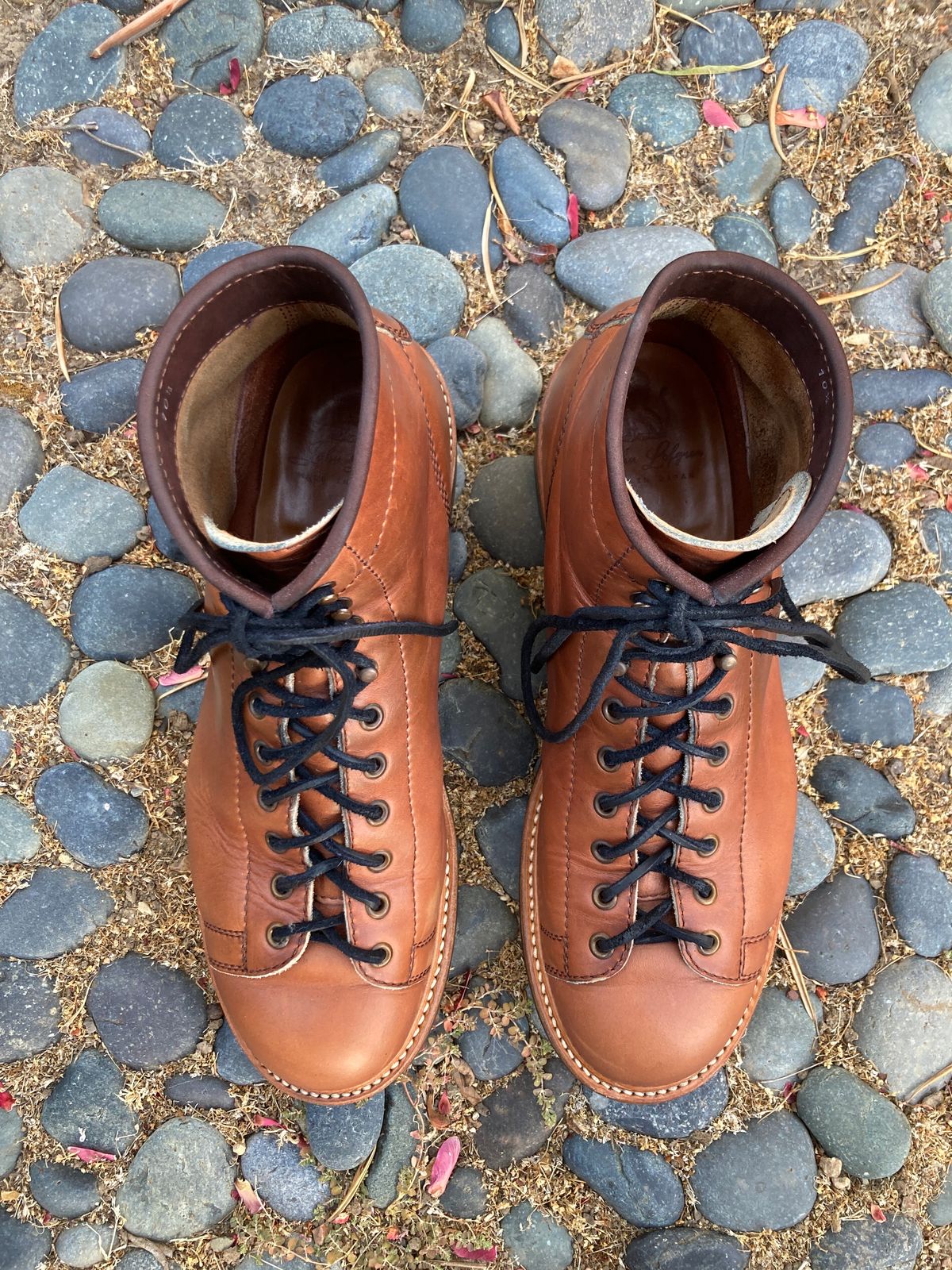 Photo by boogieshafer on September 16, 2023 of the John Lofgren Monkey Boots in Horween Whiskey Cavalier.