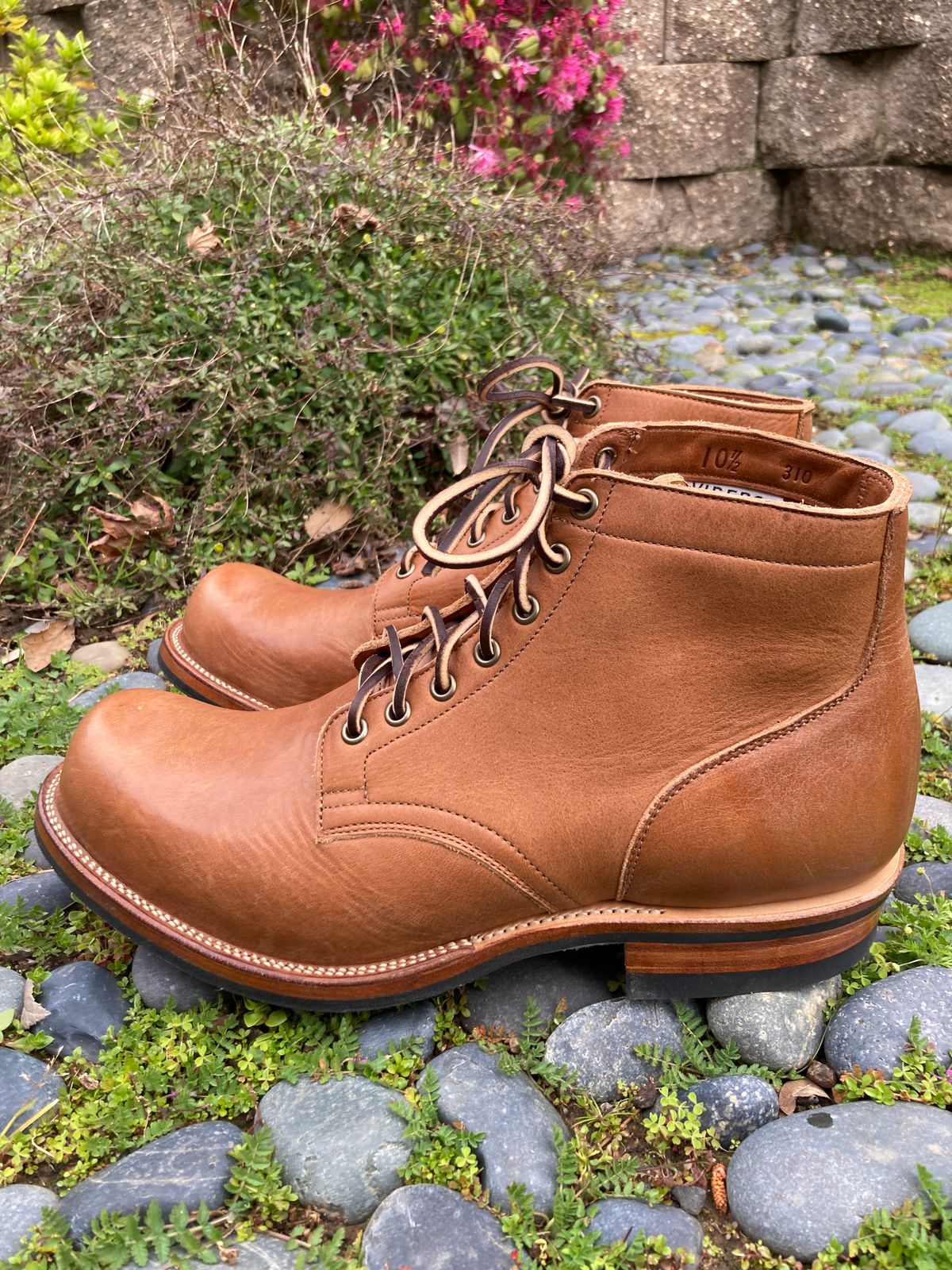 Photo by boogieshafer on February 25, 2023 of the Viberg Service Boot in Horween Oak Chromepak.