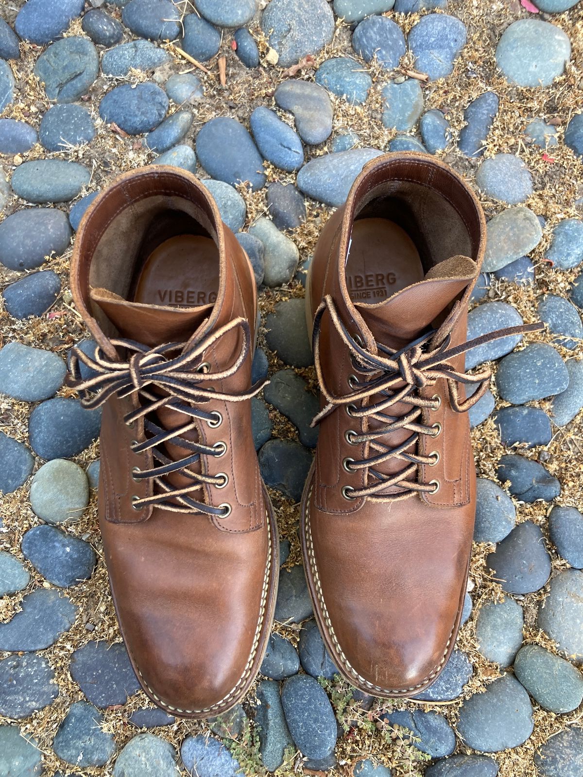 Photo by boogieshafer on August 28, 2023 of the Viberg Service Boot in Horween Crust Chromexcel.