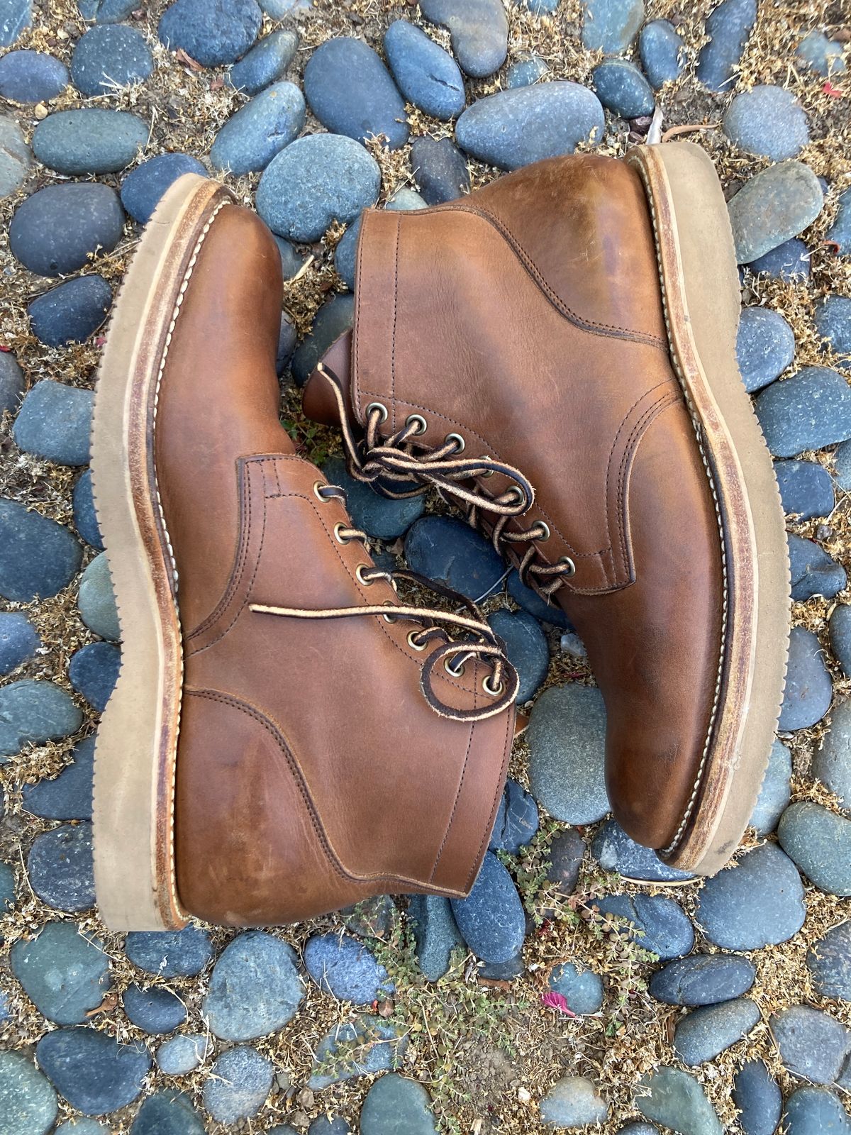 Photo by boogieshafer on August 28, 2023 of the Viberg Service Boot in Horween Crust Chromexcel.