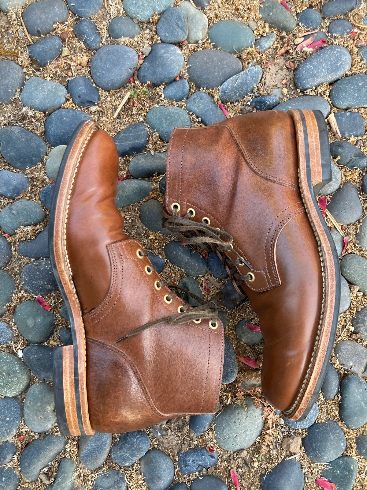 Photo by boogieshafer on September 22, 2023 of the Viberg Service Boot in Horween Waxed Flesh.