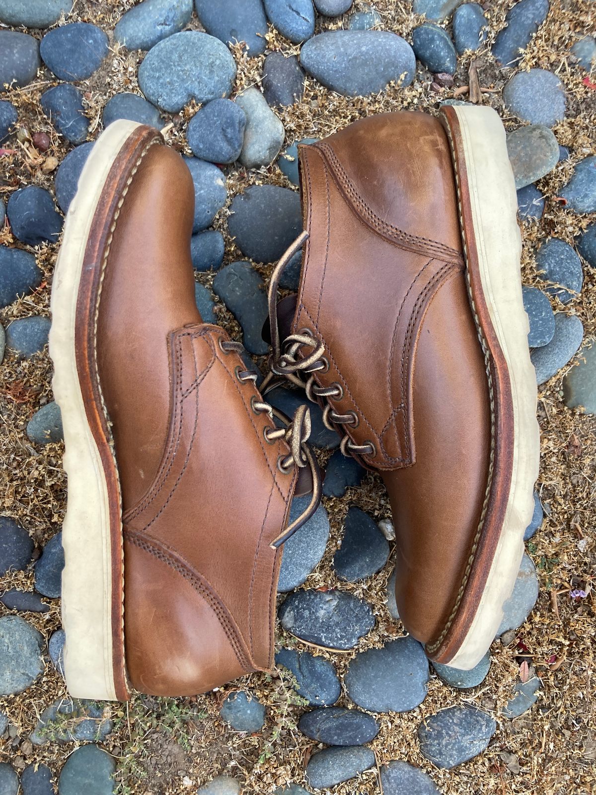 Photo by boogieshafer on August 26, 2023 of the Viberg 145 Oxford in Horween Natural Chromexcel.