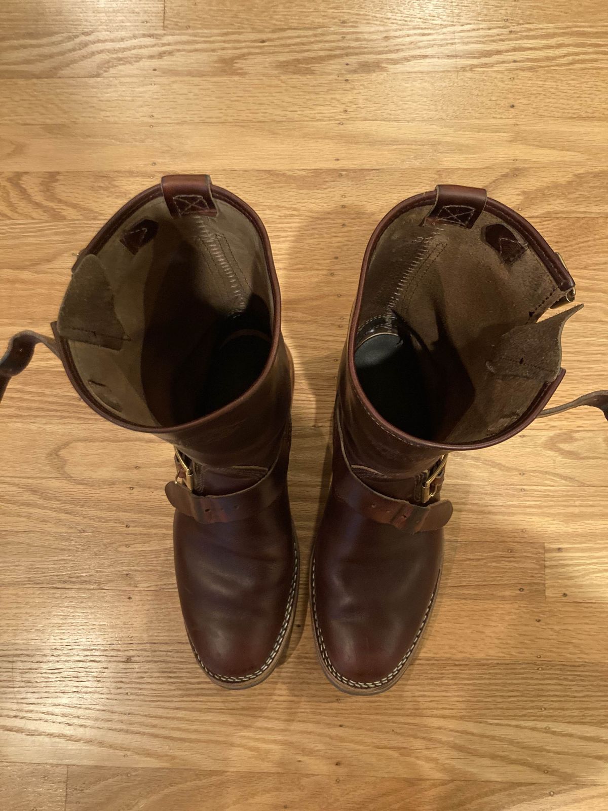 Photo by boogieshafer on April 6, 2022 of the Wesco Mister Lou in Horween Umber Chromexcel.