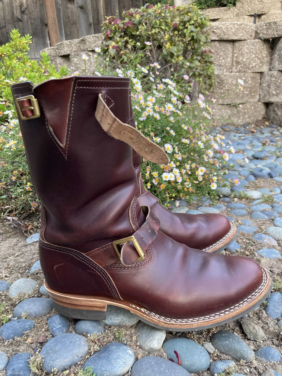 Photo by boogieshafer on May 2, 2022 of the Wesco Mister Lou in Horween Umber Chromexcel.