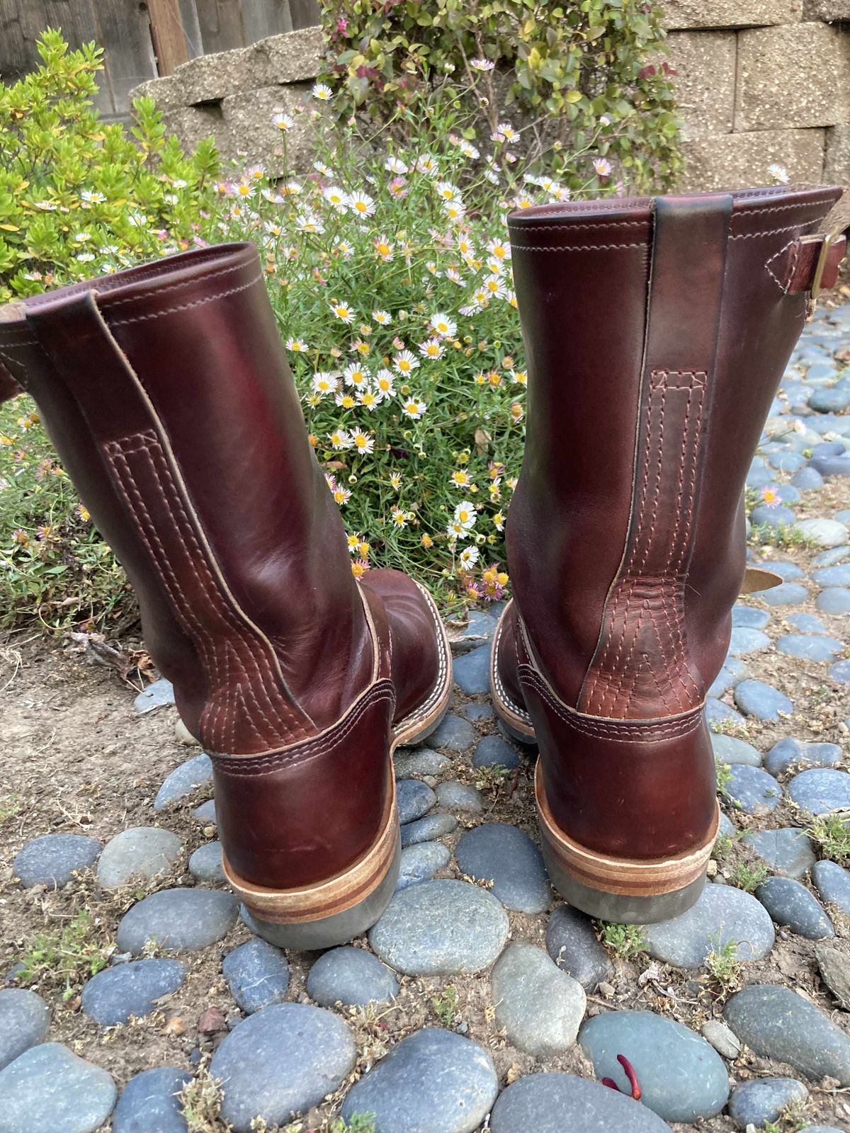 Photo by boogieshafer on May 2, 2022 of the Wesco Mister Lou in Horween Umber Chromexcel.