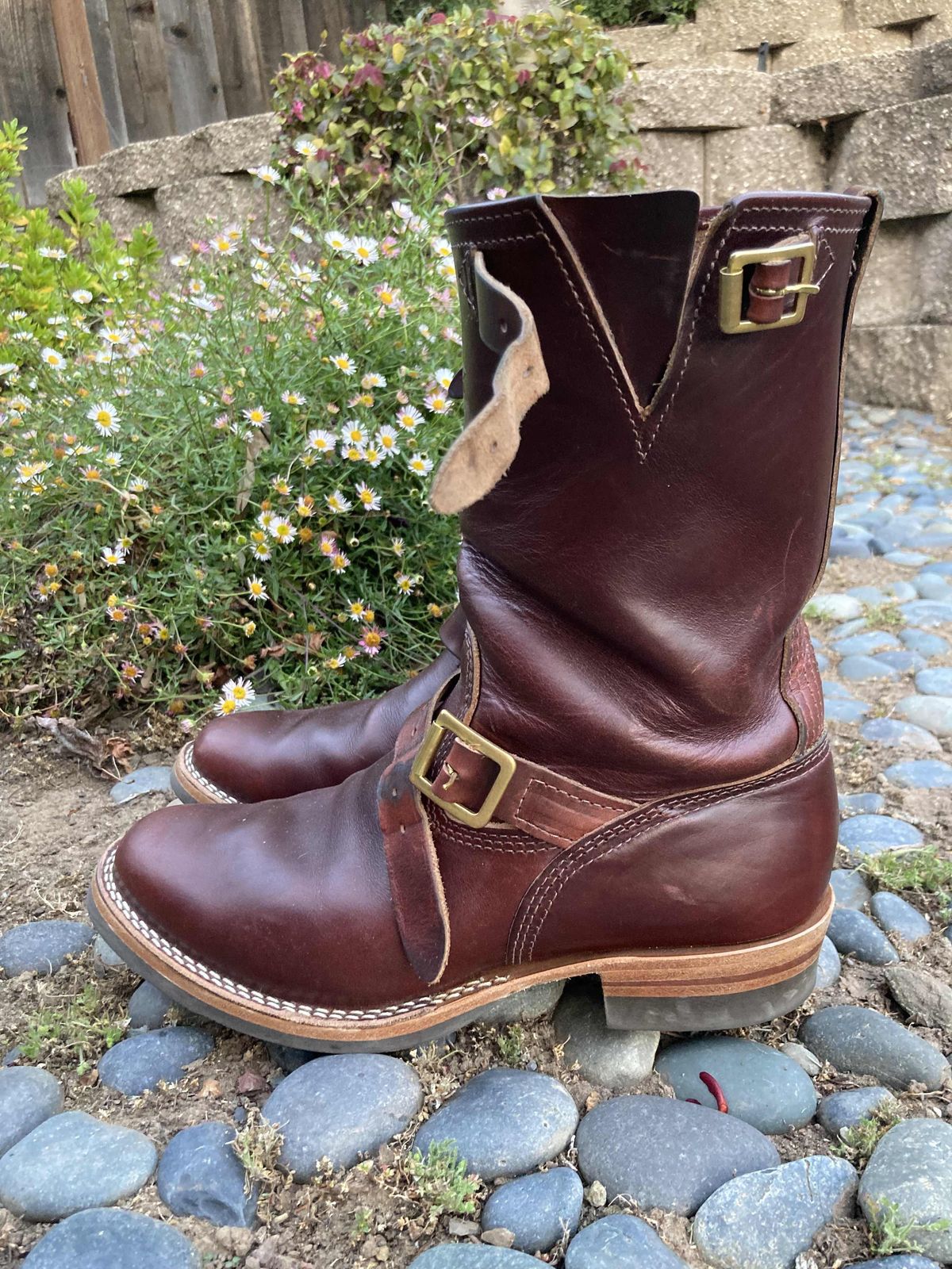 Photo by boogieshafer on May 2, 2022 of the Wesco Mister Lou in Horween Umber Chromexcel.