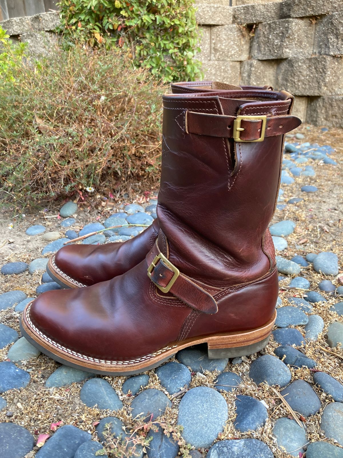 Photo by boogieshafer on September 15, 2023 of the Wesco Mister Lou in Horween Umber Chromexcel.