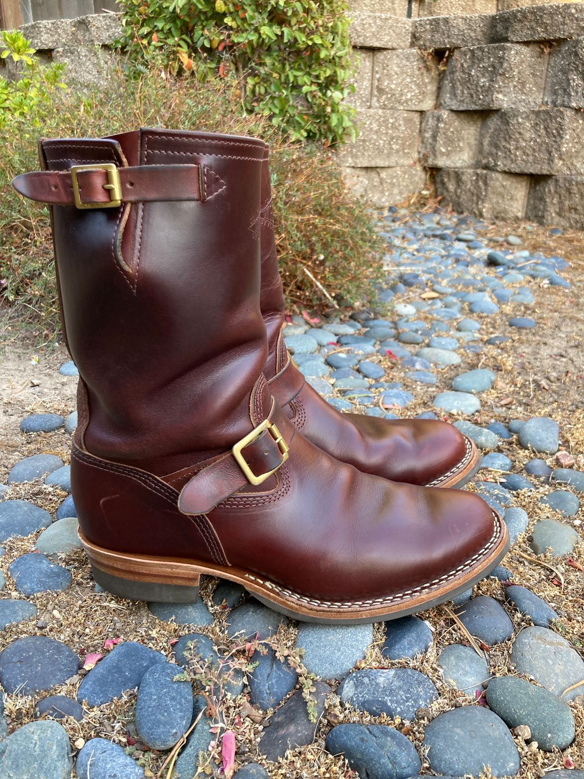 Photo by boogieshafer on September 15, 2023 of the Wesco Mister Lou in Horween Umber Chromexcel.