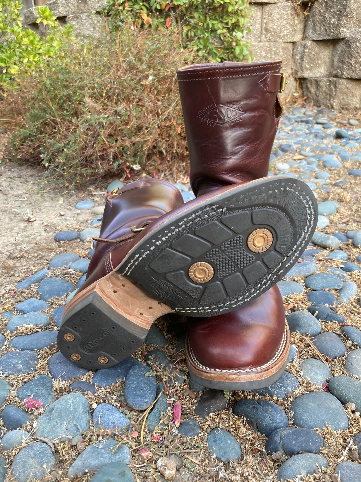 Photo by boogieshafer on September 15, 2023 of the Wesco Mister Lou in Horween Umber Chromexcel.