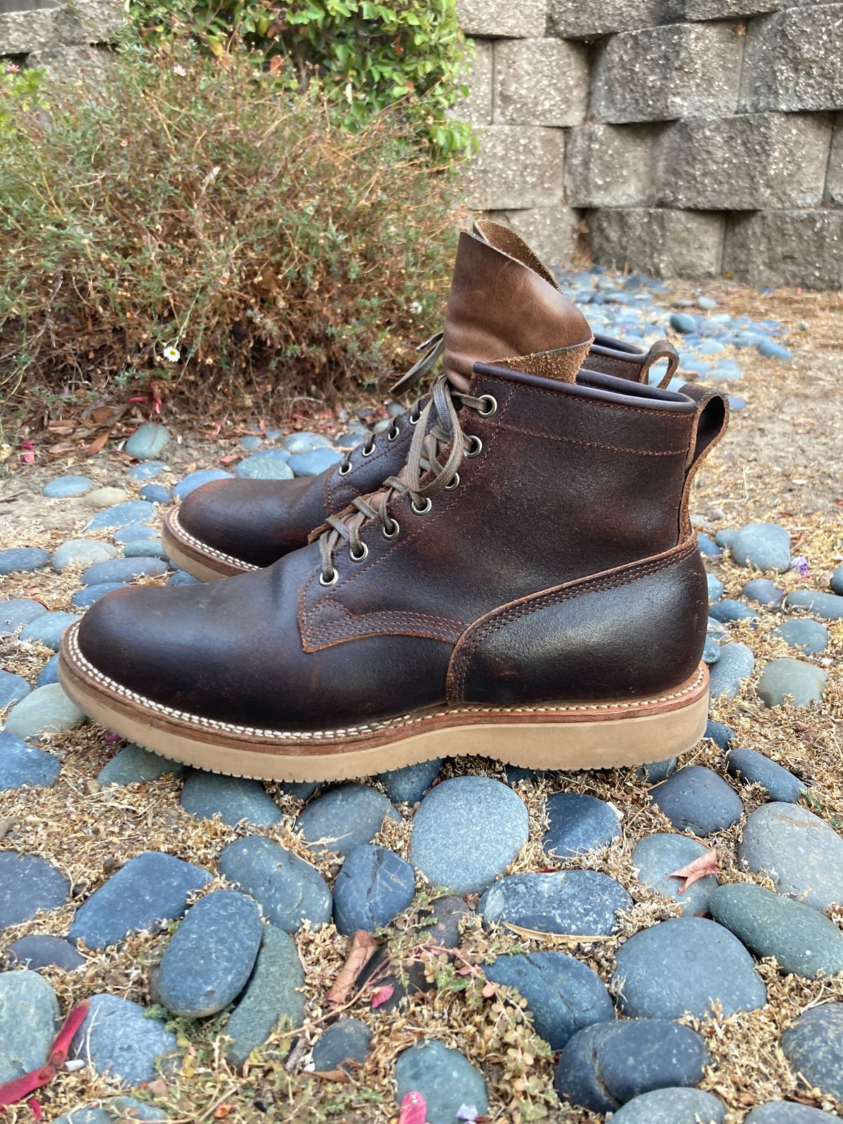 Photo by boogieshafer on September 11, 2023 of the Viberg Bobcat in Horween Brown Waxed Flesh.