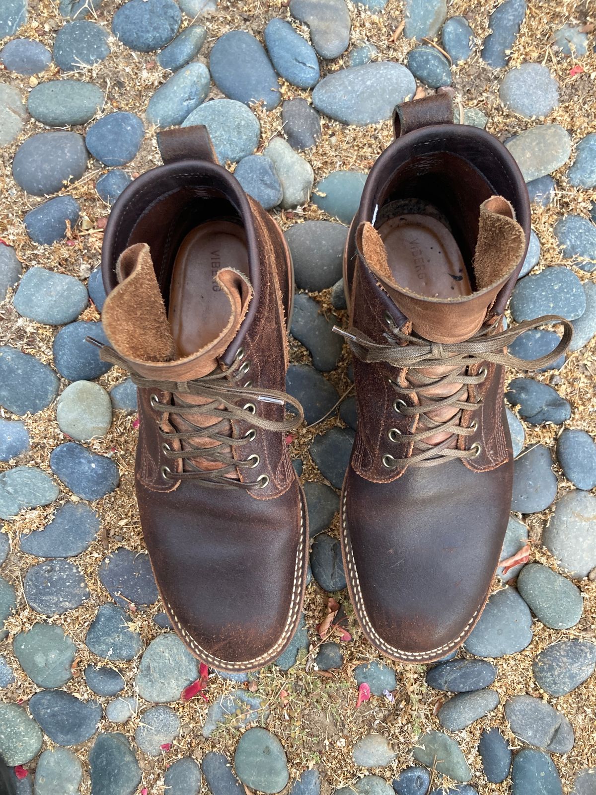 Photo by boogieshafer on September 11, 2023 of the Viberg Bobcat in Horween Brown Waxed Flesh.