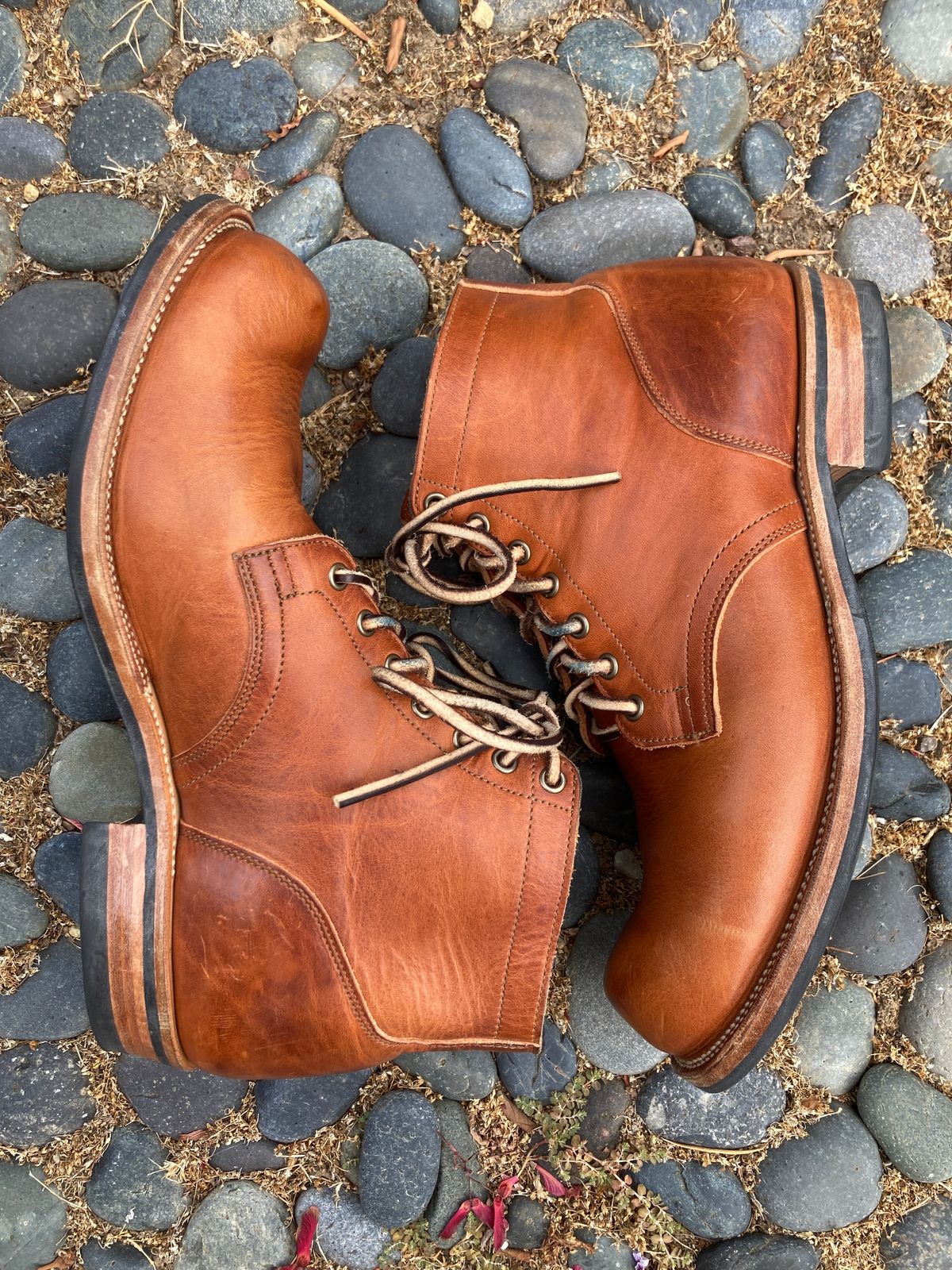 Photo by boogieshafer on September 1, 2023 of the Viberg Service Boot in Horween English Tan Dublin.