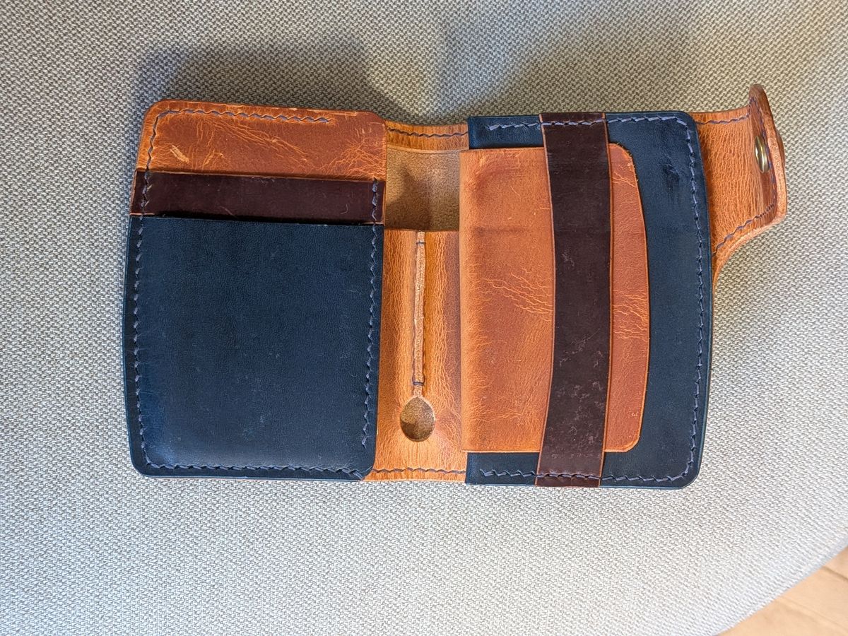 Photo by rabton on December 1, 2025 of the Ambar Snap Wallet in Conceria Walpier Navy Buttero & Badalassi Carlo Natural Waxy & Horween Armagnac Shell Cordovan.