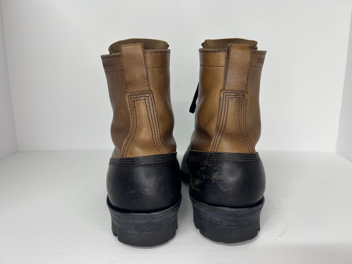 Photo by cajunpsycho on November 2, 2023 of the White's x Division Road LTT Logger 375 in Horween Black Waxed Flesh.