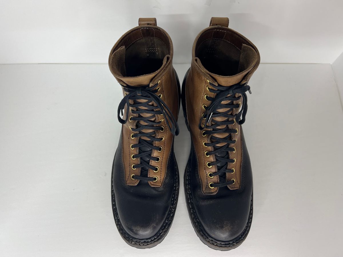 Photo by cajunpsycho on November 2, 2023 of the White's x Division Road LTT Logger 375 in Horween Black Waxed Flesh.