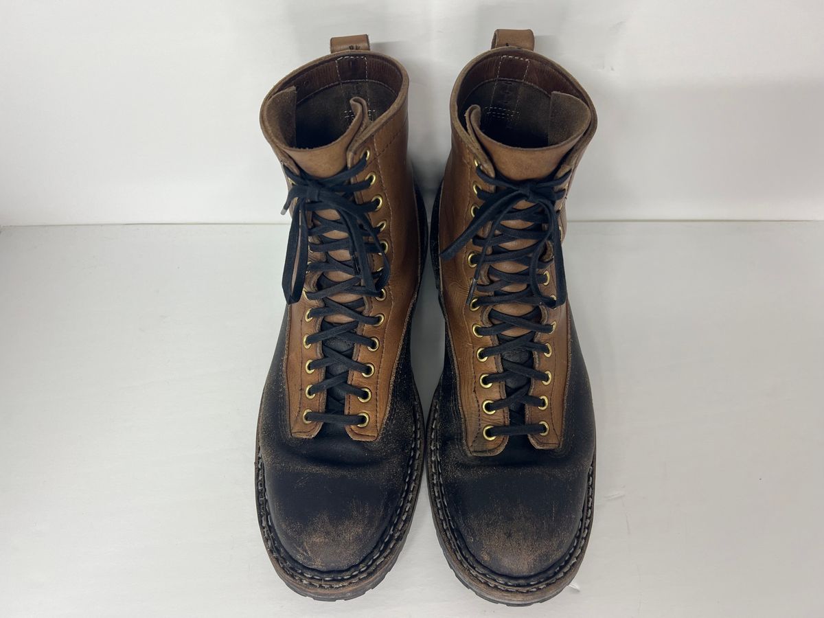 Photo by cajunpsycho on December 2, 2023 of the White's x Division Road LTT Logger 375 in Horween Black Waxed Flesh.