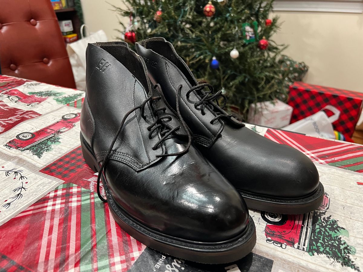 Photo by cajunpsycho on December 15, 2023 of the Addison Shoe Company Chukka in Unknown Leather.