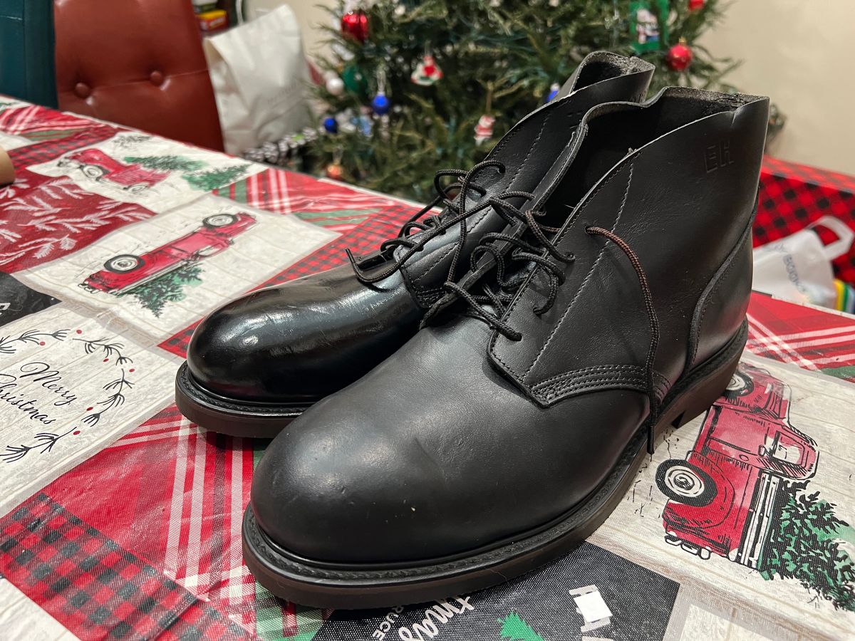 Photo by cajunpsycho on December 15, 2023 of the Addison Shoe Company Chukka in Unknown Leather.