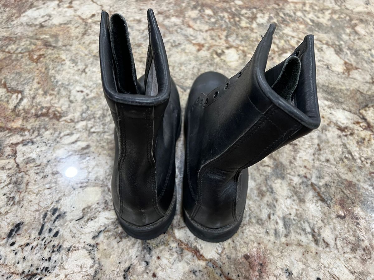 Photo by cajunpsycho on January 29, 2024 of the Addison Shoe Company Safety Toe, SP0100-00-D-0330 in Black Leather.