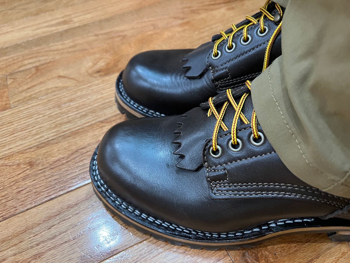 Photo by cajunpsycho on February 9, 2023 of the Drew's Boots 8-Inch Logger in Brown Smooth.