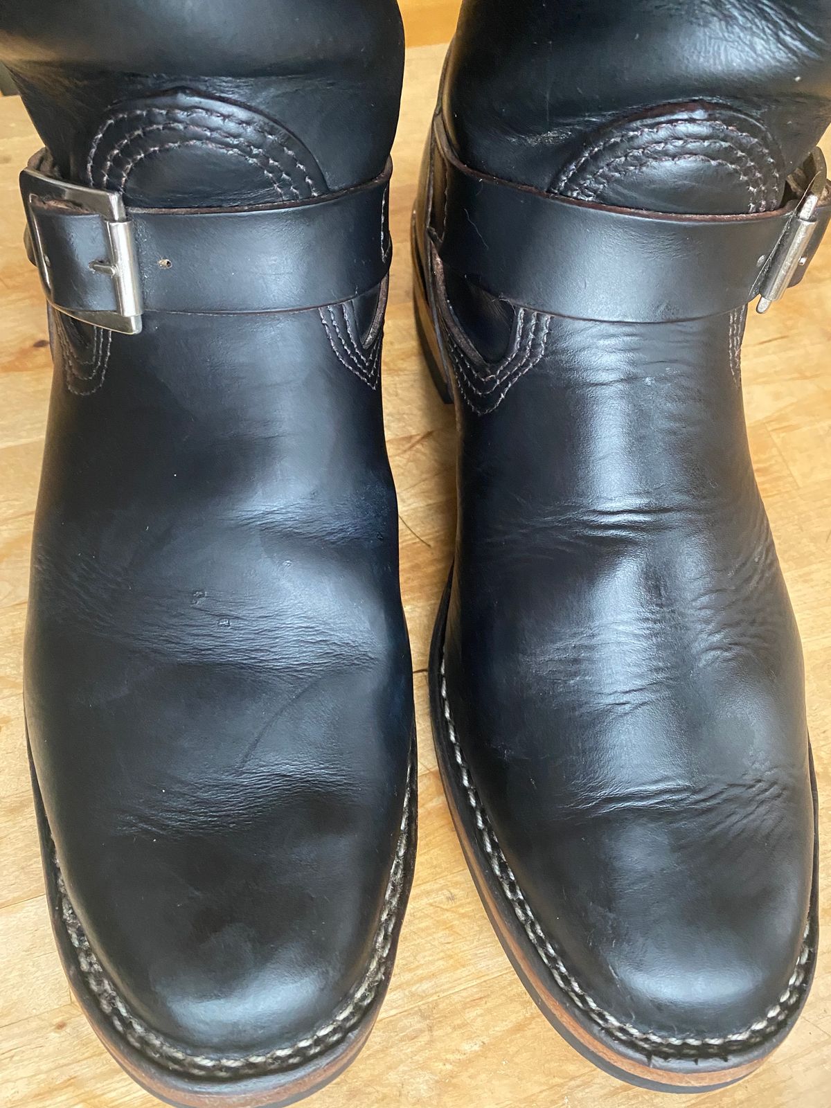 Photo by Finnian on December 4, 2023 of the Wesco Mister Lou in Horween Black Chromexcel Horsehide.