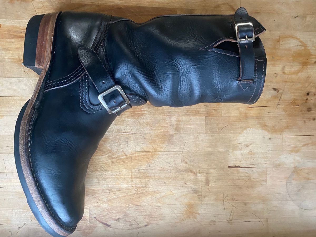 Photo by Finnian on December 4, 2023 of the Wesco Mister Lou in Horween Black Chromexcel Horsehide.