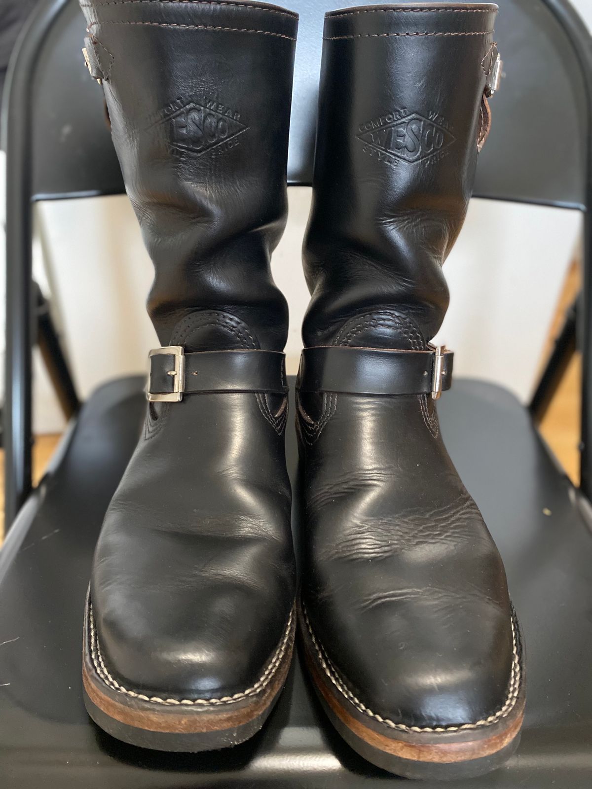 Photo by Finnian on January 2, 2024 of the Wesco Mister Lou in Horween Black Chromexcel Horsehide.