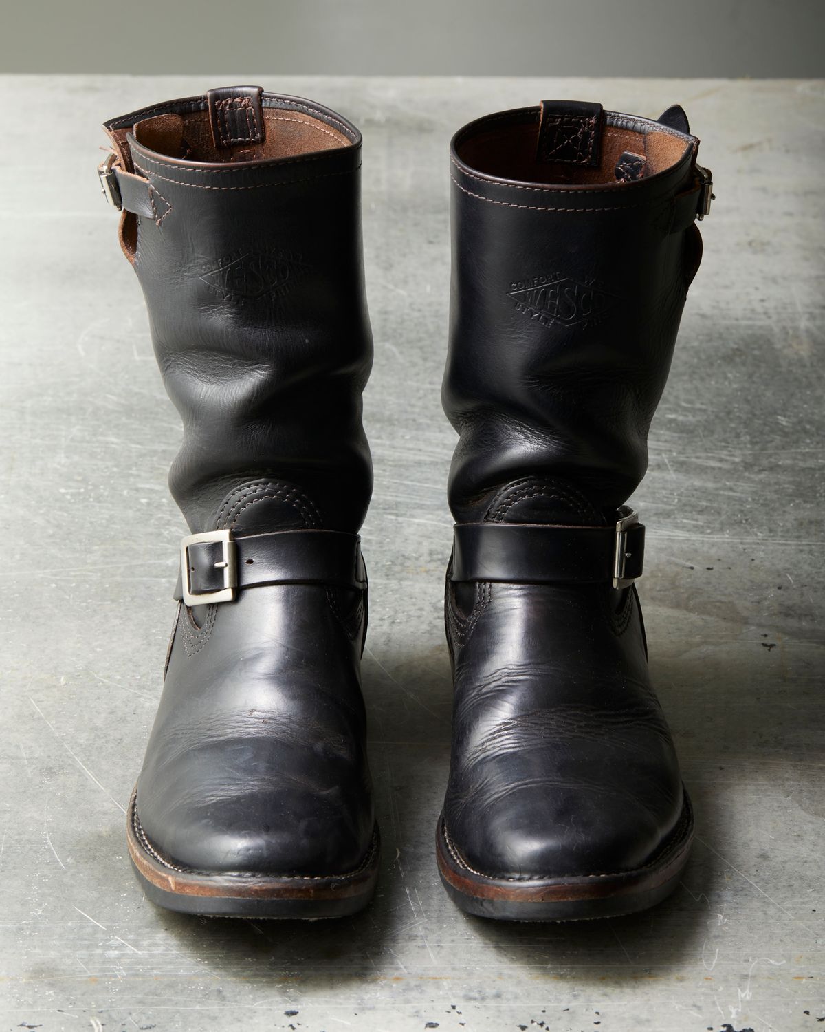 Photo by Finnian on April 4, 2024 of the Wesco Mister Lou in Horween Black Chromexcel Horsehide.