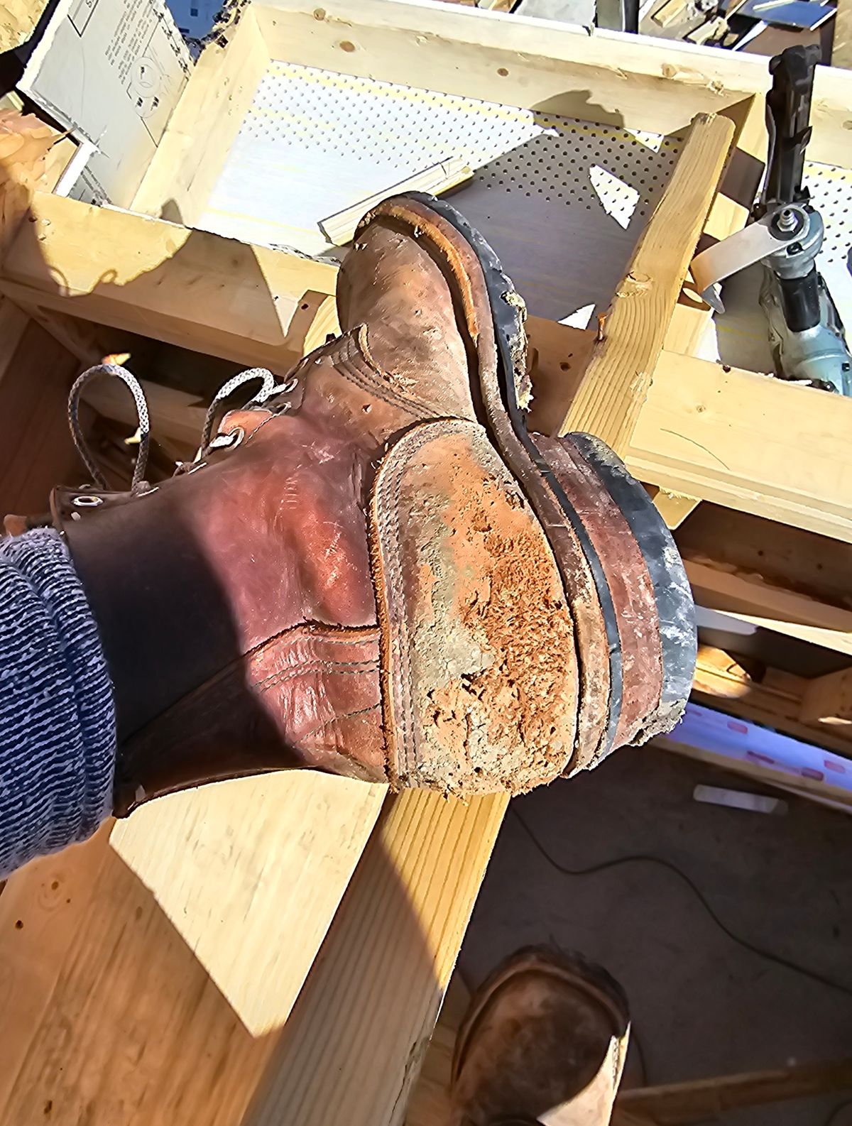 Photo by arriaga214 on October 17, 2023 of the JK Boots Superduty in Seidel Redwood Oil Tan.