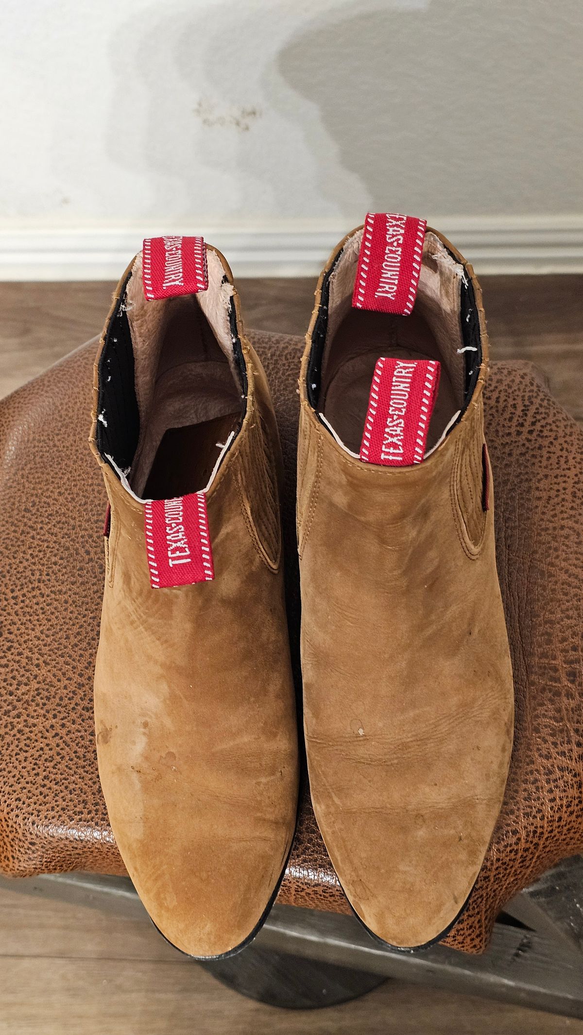 Photo by arriaga214 on November 6, 2025 of the Texas Country Botin Charro in Cuero, Cajeta.