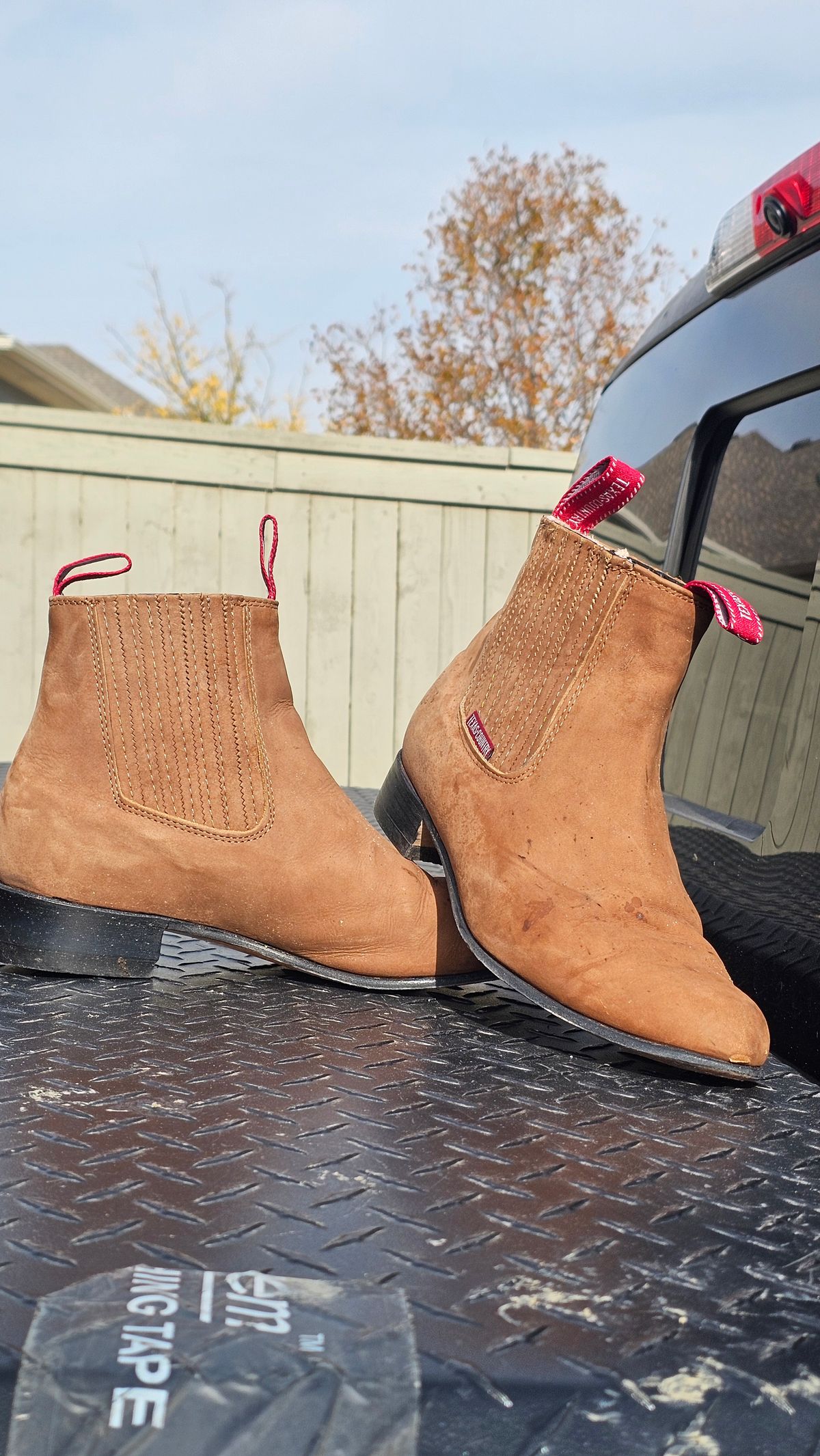 Photo by arriaga214 on December 5, 2025 of the Texas Country Botin Charro in Cuero, Cajeta.