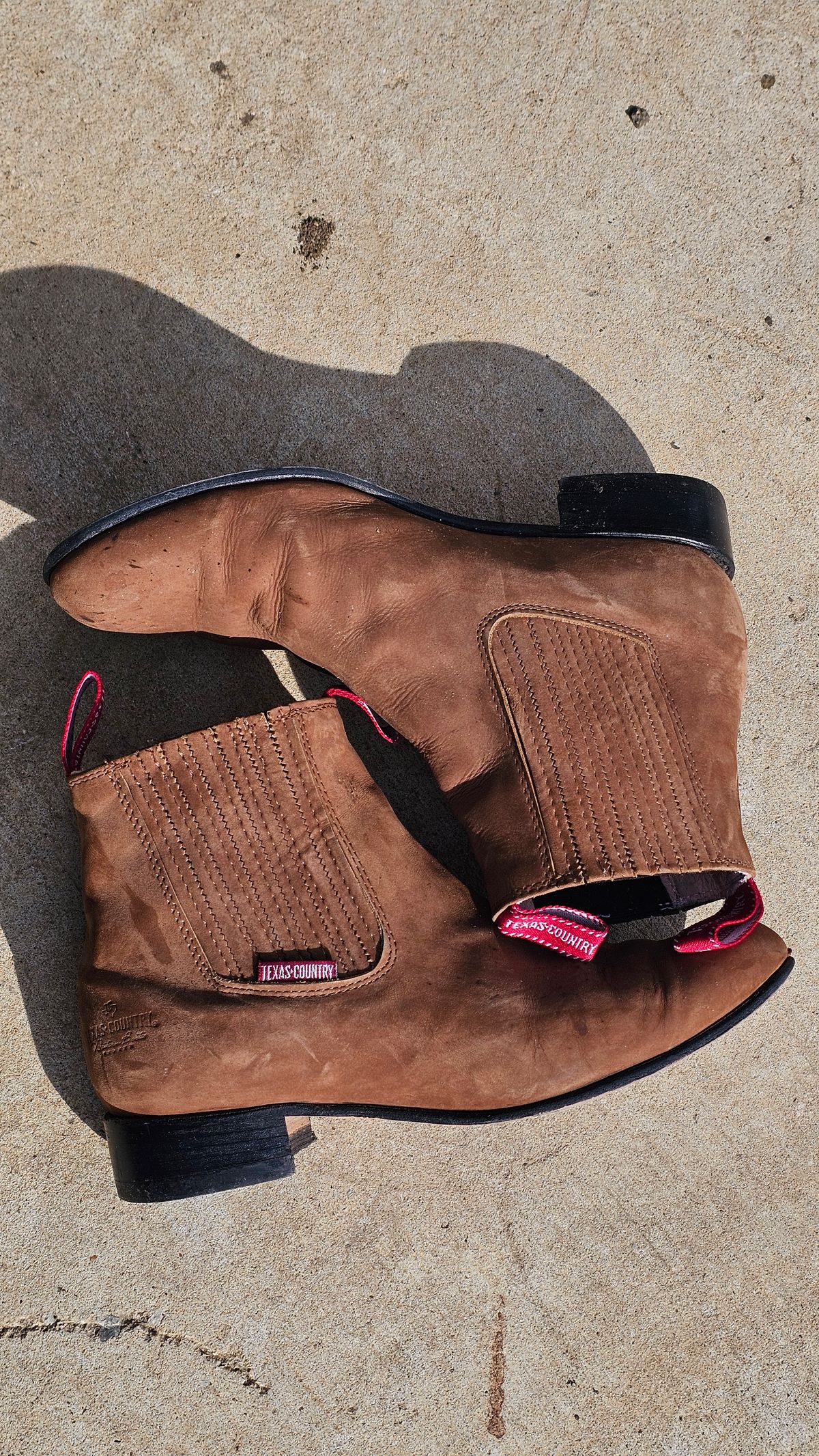 Photo by arriaga214 on December 5, 2025 of the Texas Country Botin Charro in Cuero, Cajeta.