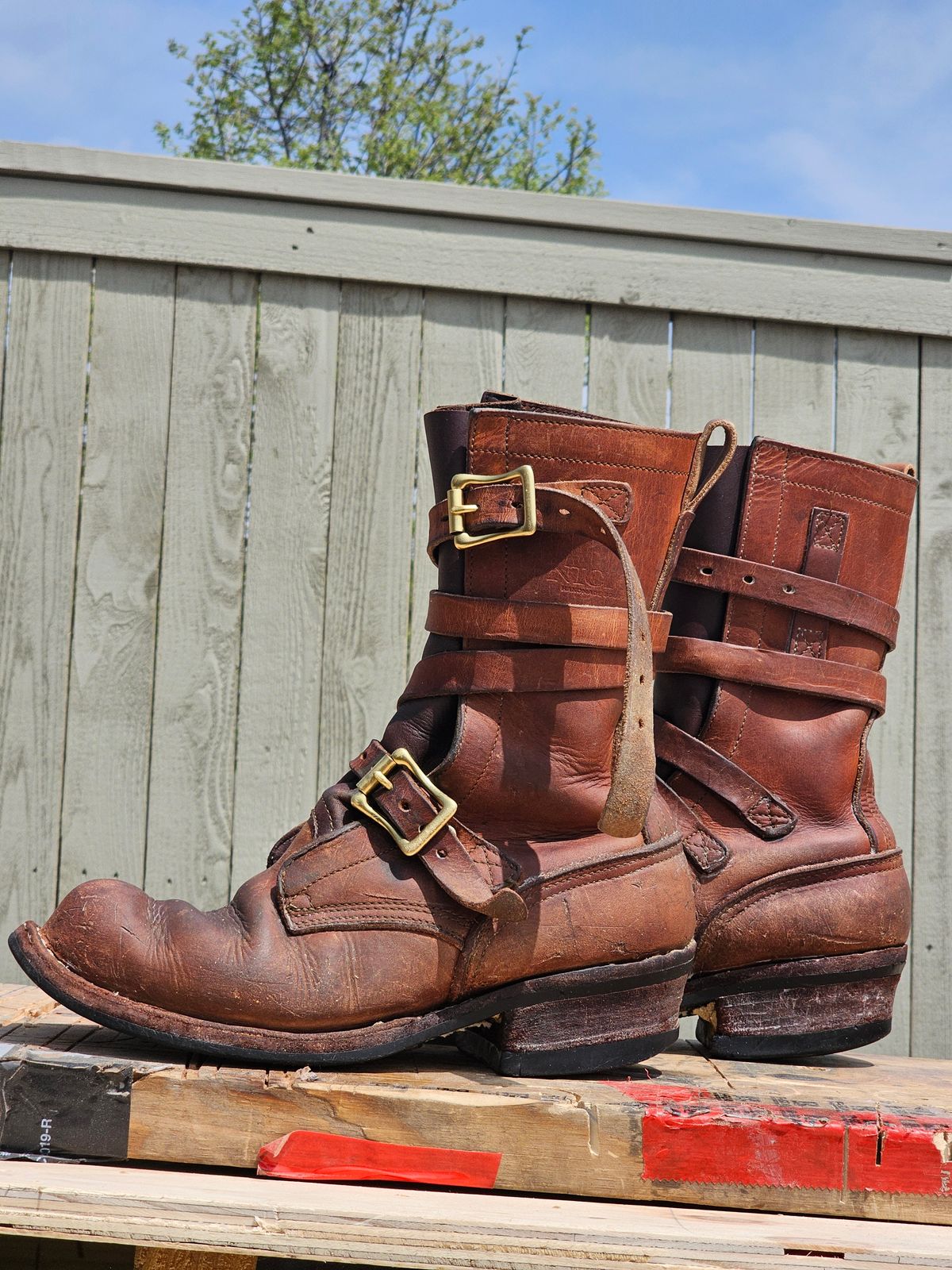 Photo by arriaga214 on March 30, 2025 of the Nicks Heritage TankerPro in Horween Natural Dublin.