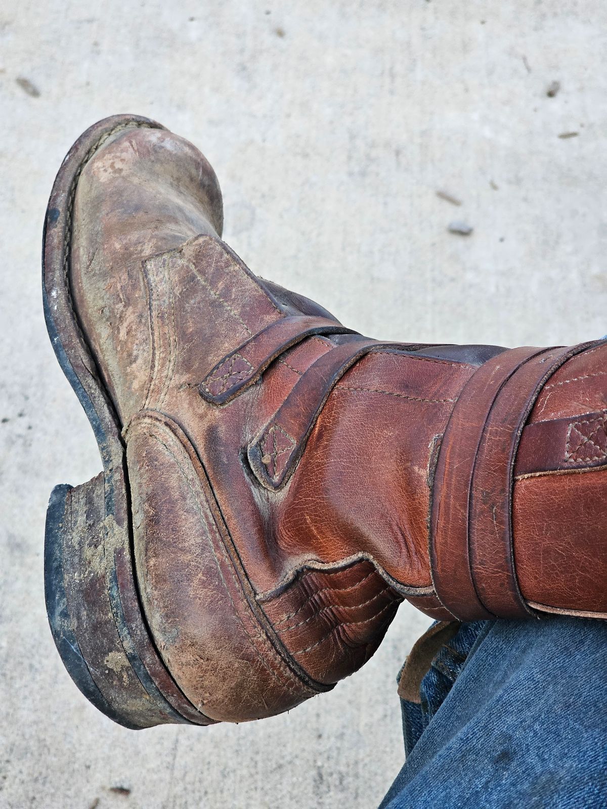 Photo by arriaga214 on April 22, 2025 of the Nicks Heritage TankerPro in Horween Natural Dublin.