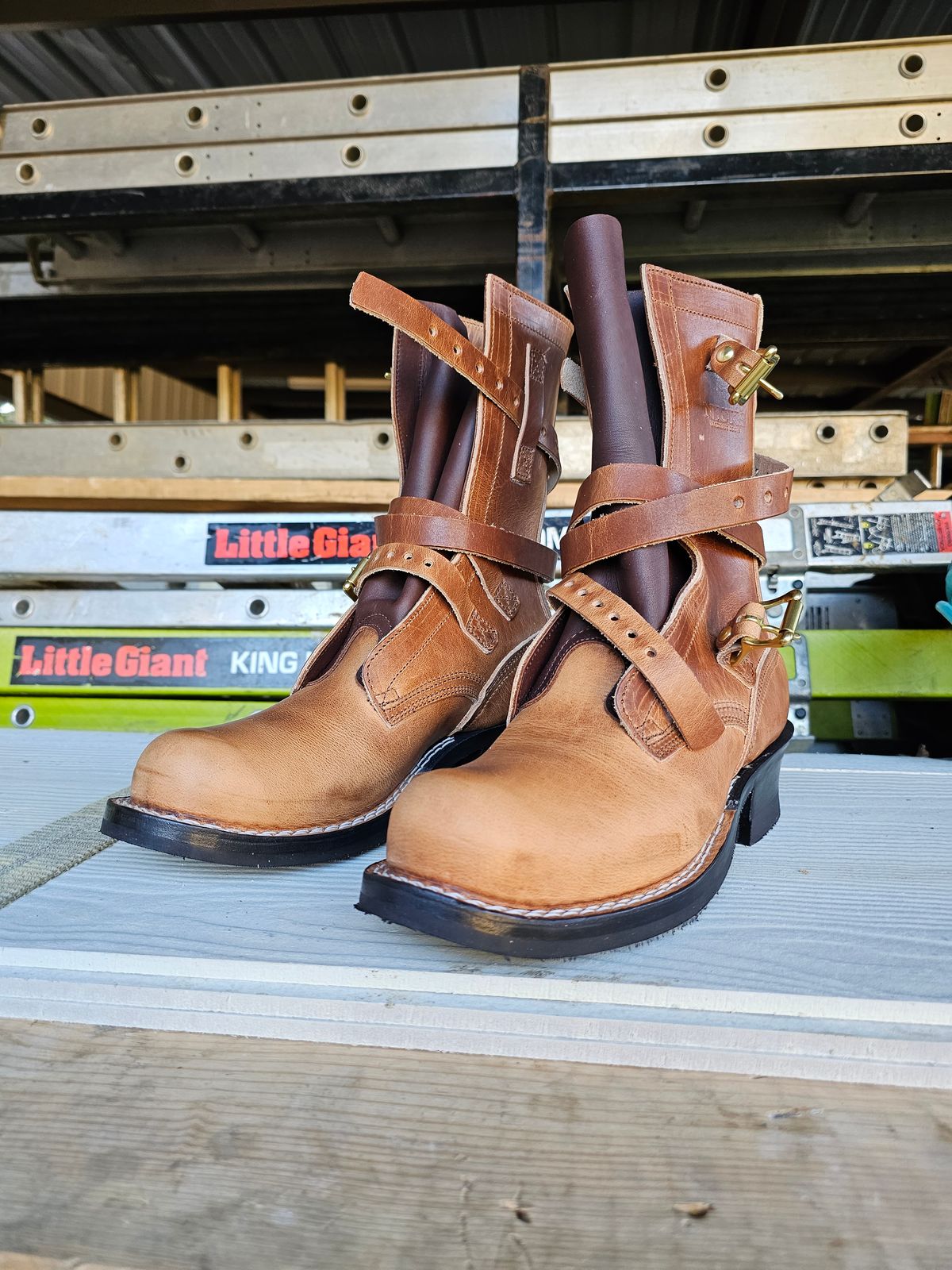 Photo by arriaga214 on November 4, 2023 of the Nicks Heritage TankerPro in Horween Natural Dublin.