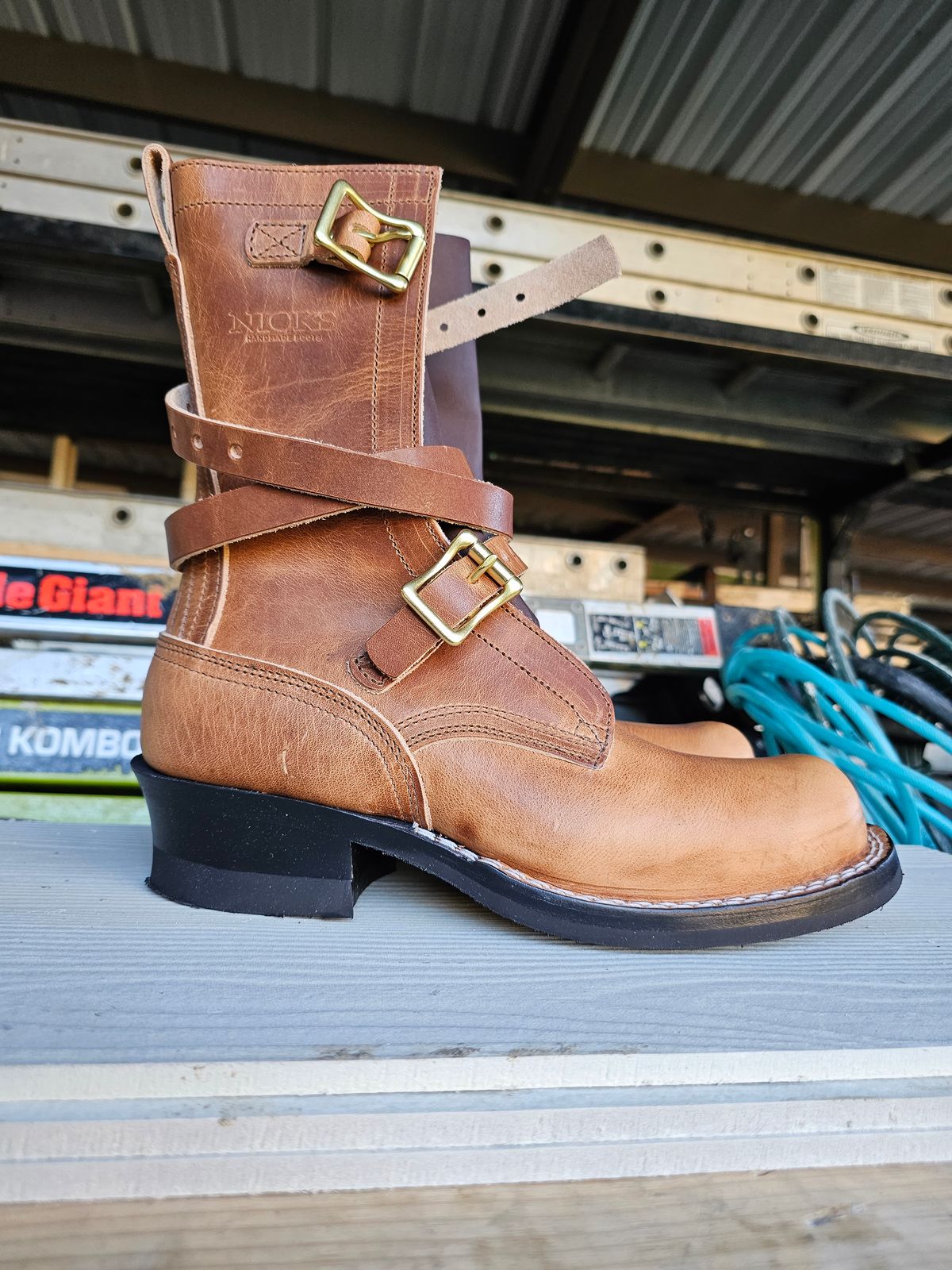 Photo by arriaga214 on November 4, 2023 of the Nicks Heritage TankerPro in Horween Natural Dublin.