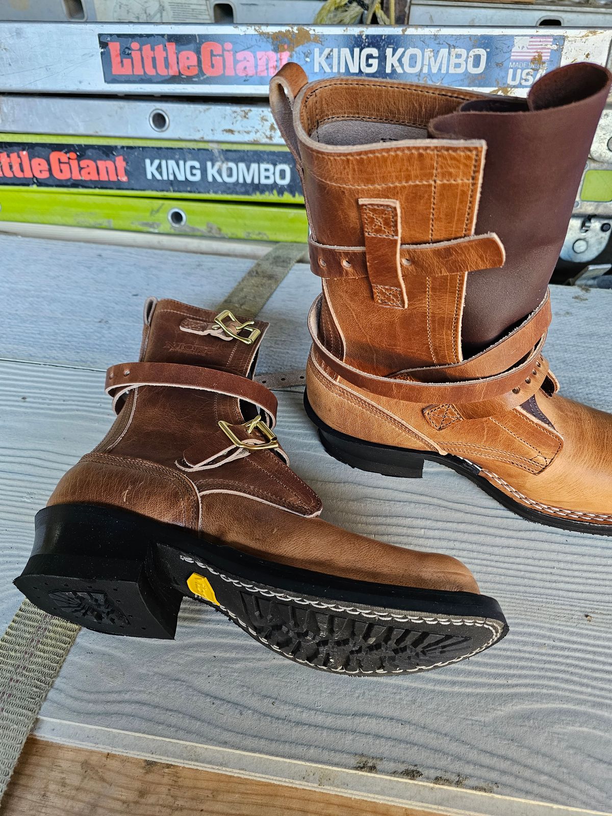 Photo by arriaga214 on November 4, 2023 of the Nicks Heritage TankerPro in Horween Natural Dublin.