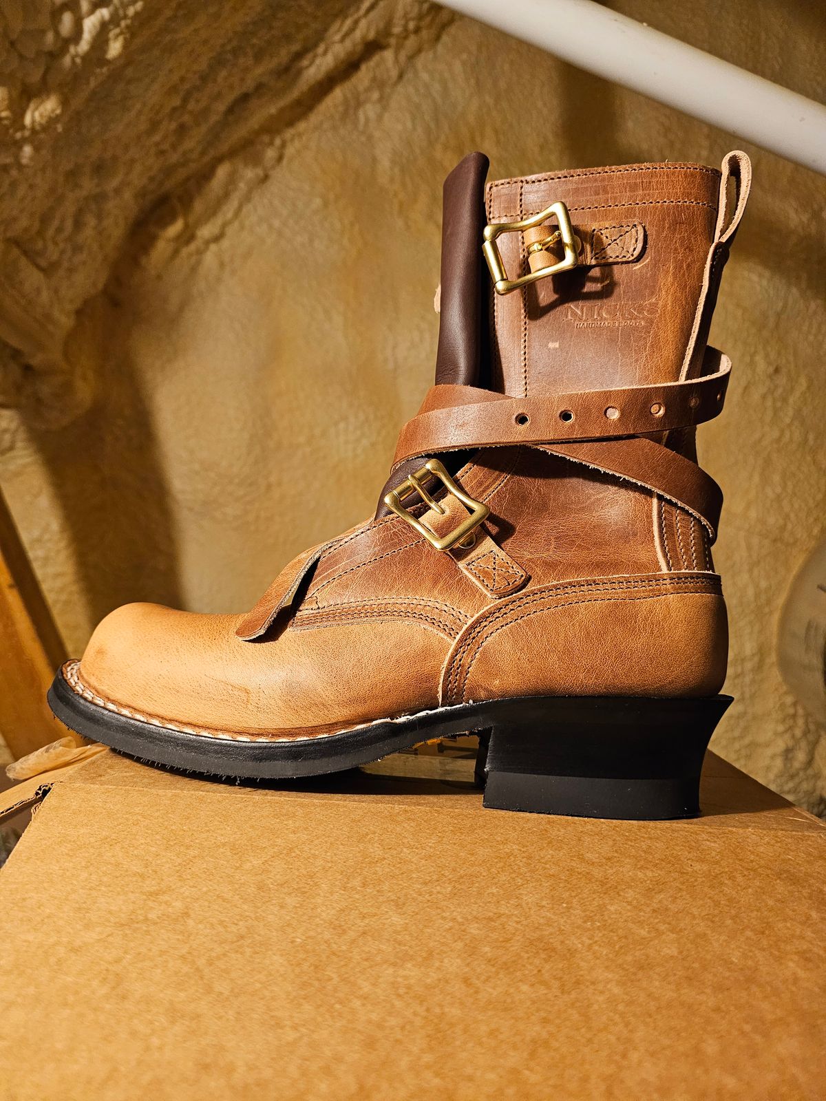 Photo by arriaga214 on November 18, 2023 of the Nicks Heritage TankerPro in Horween Natural Dublin.