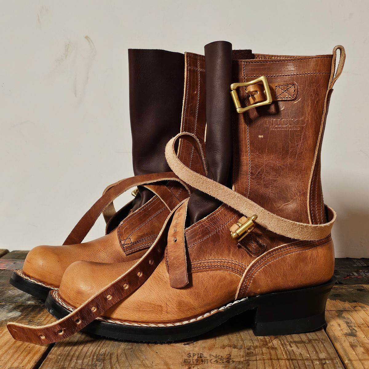 Photo by arriaga214 on October 1, 2024 of the Nicks Heritage TankerPro in Horween Natural Dublin.