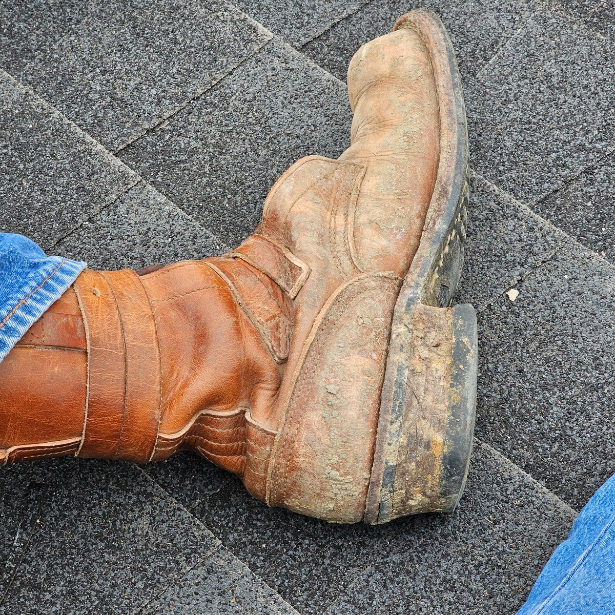 Photo by arriaga214 on December 13, 2024 of the Nicks Heritage TankerPro in Horween Natural Dublin.