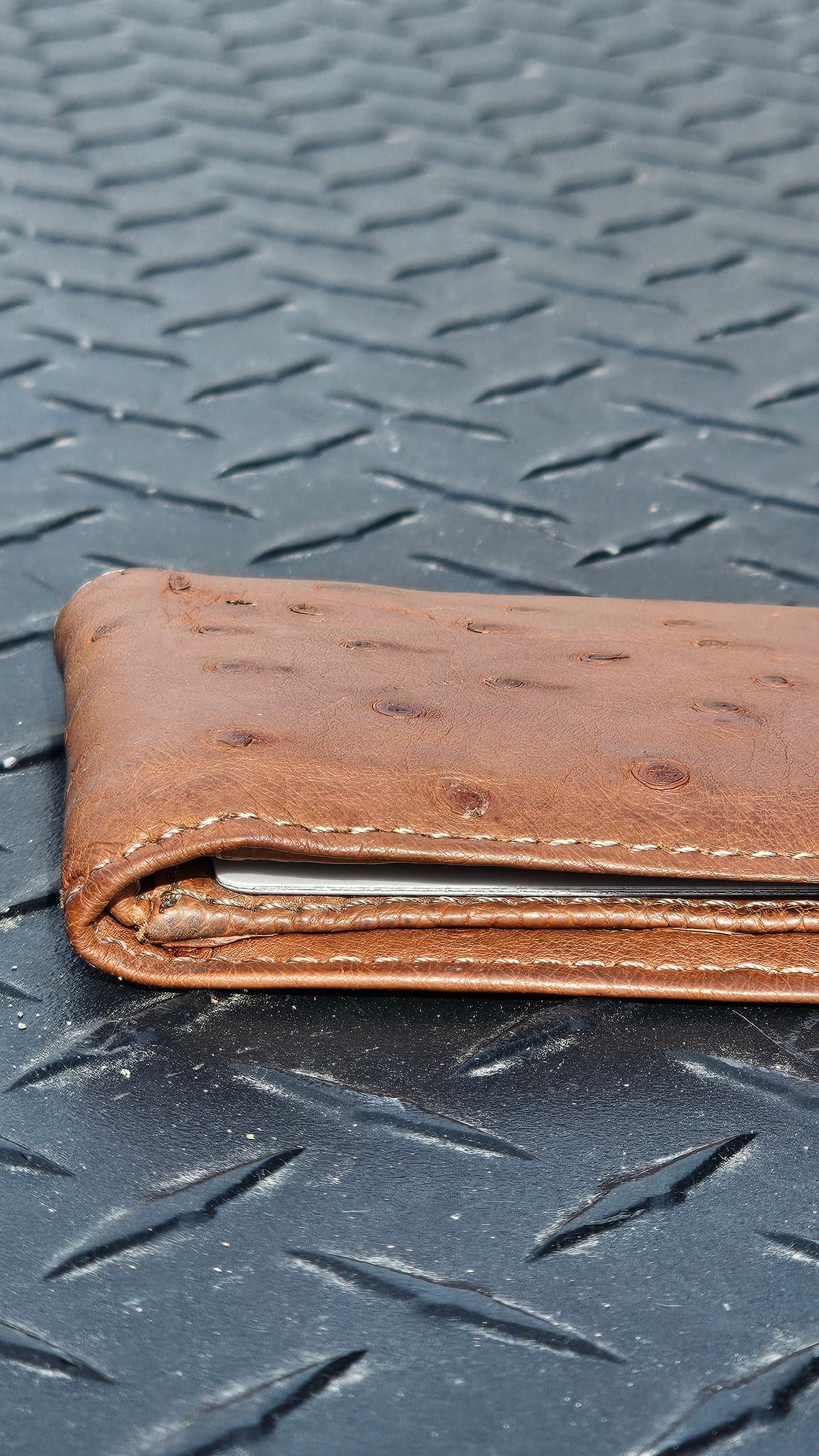 Photo by arriaga214 on December 5, 2025 of the Unknown. From Guanajuato MX Wallet in Full Quill Ostrich.