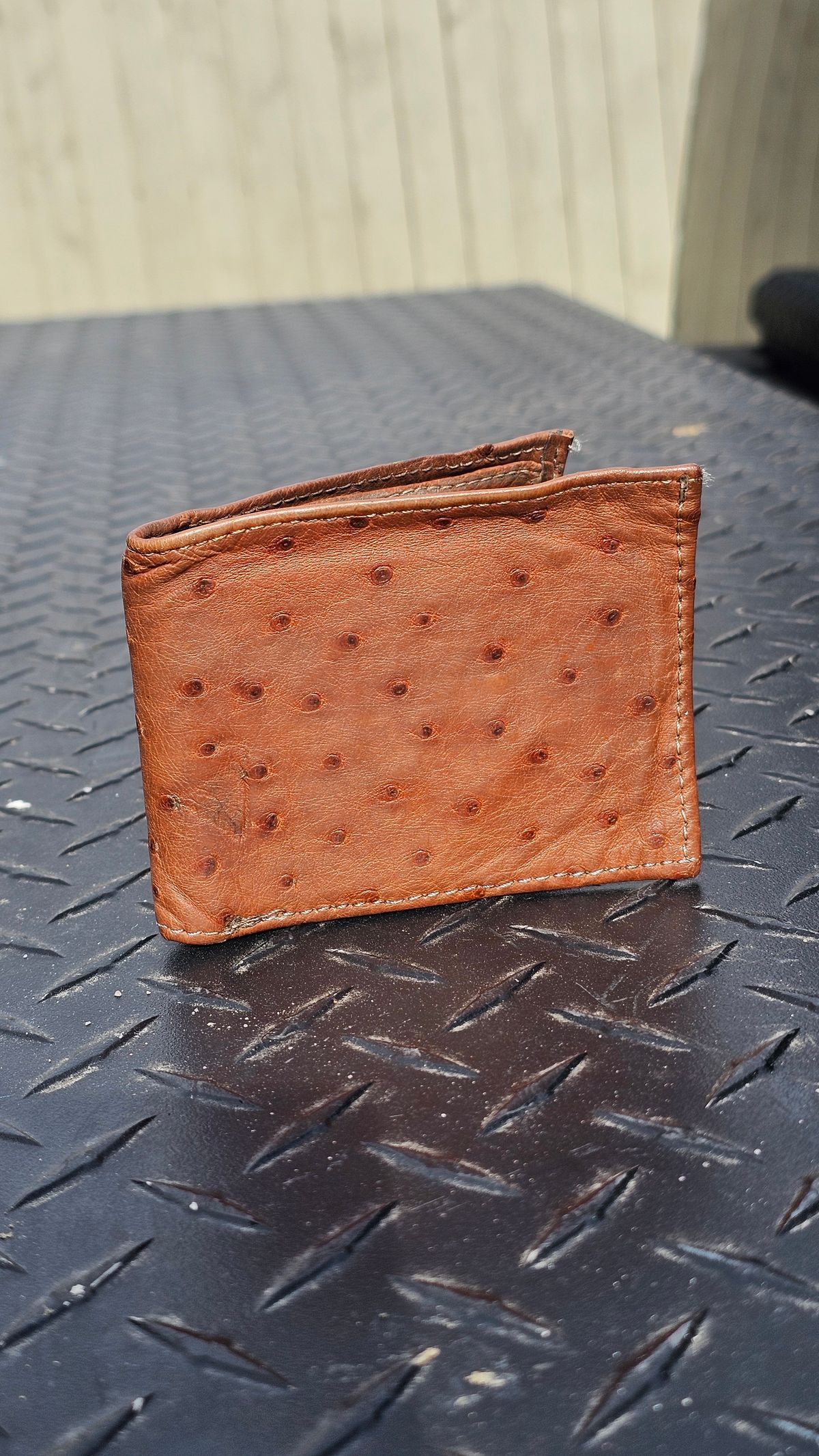 Photo by arriaga214 on December 5, 2025 of the Unknown. From Guanajuato MX Wallet in Full Quill Ostrich.