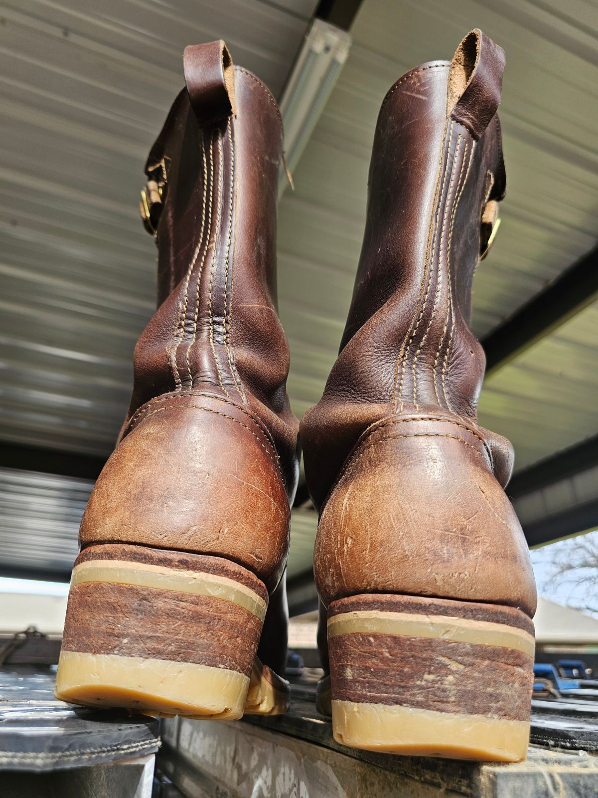 Photo by arriaga214 on January 1, 2024 of the Nicks Renegade in Horween Brown Chromexcel.