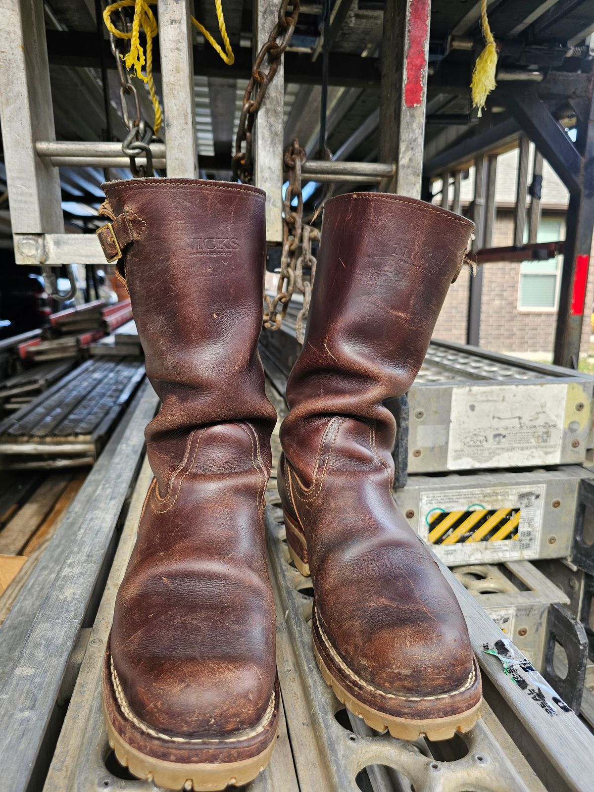 Photo by arriaga214 on January 1, 2024 of the Nicks Renegade in Horween Brown Chromexcel.