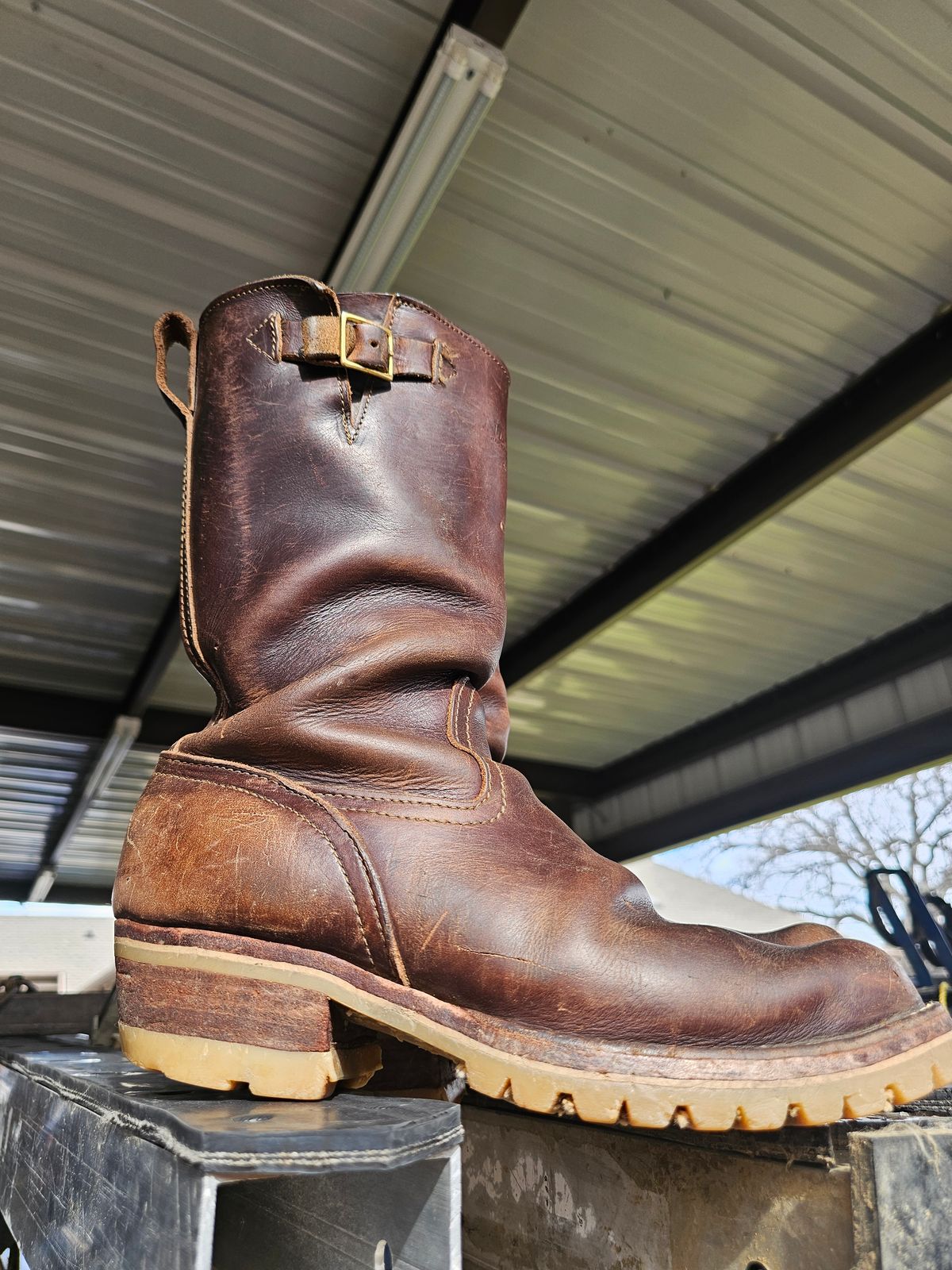 Photo by arriaga214 on January 1, 2024 of the Nicks Renegade in Horween Brown Chromexcel.