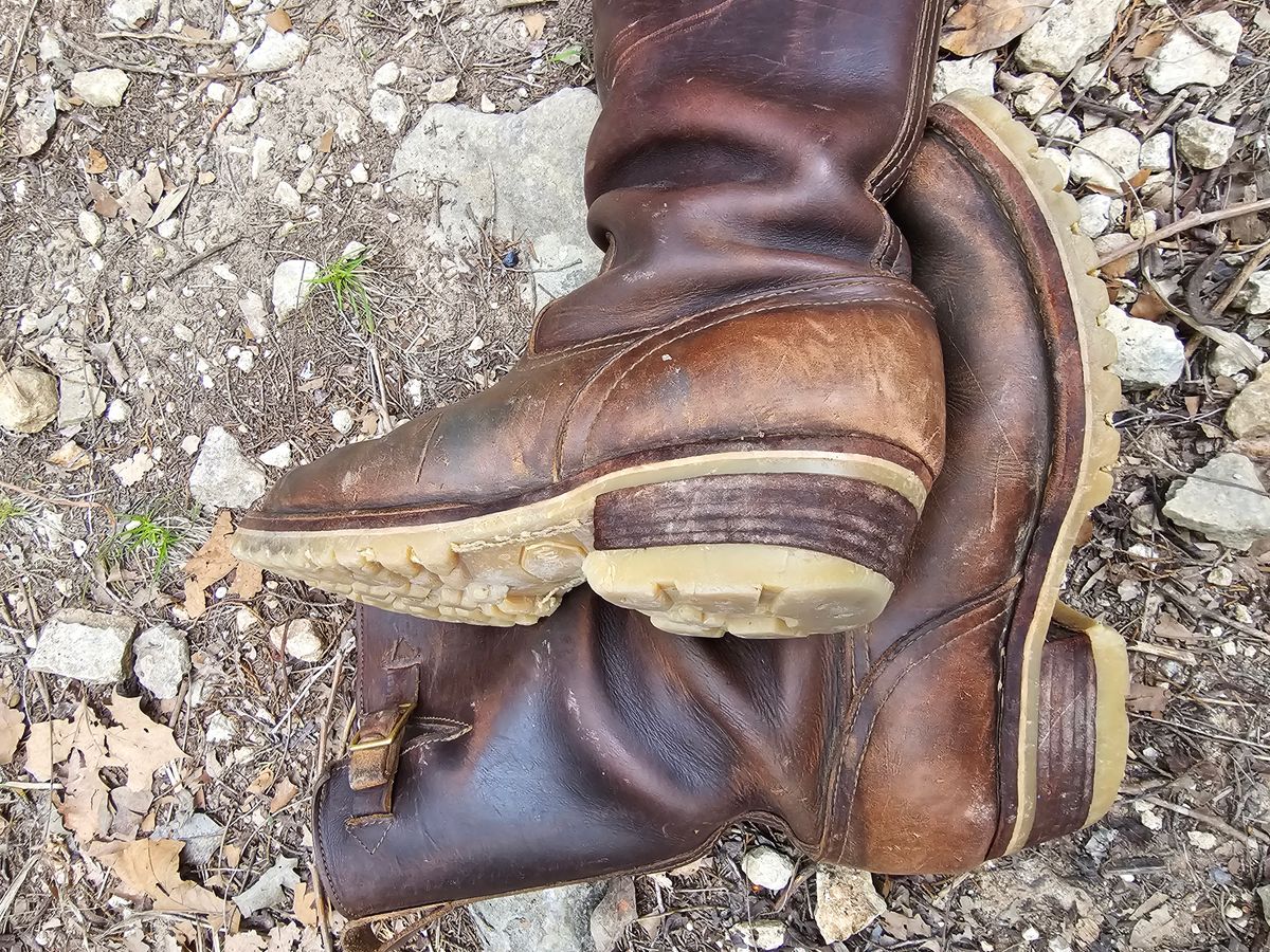 Photo by arriaga214 on March 1, 2024 of the Nicks Renegade in Horween Brown Chromexcel.