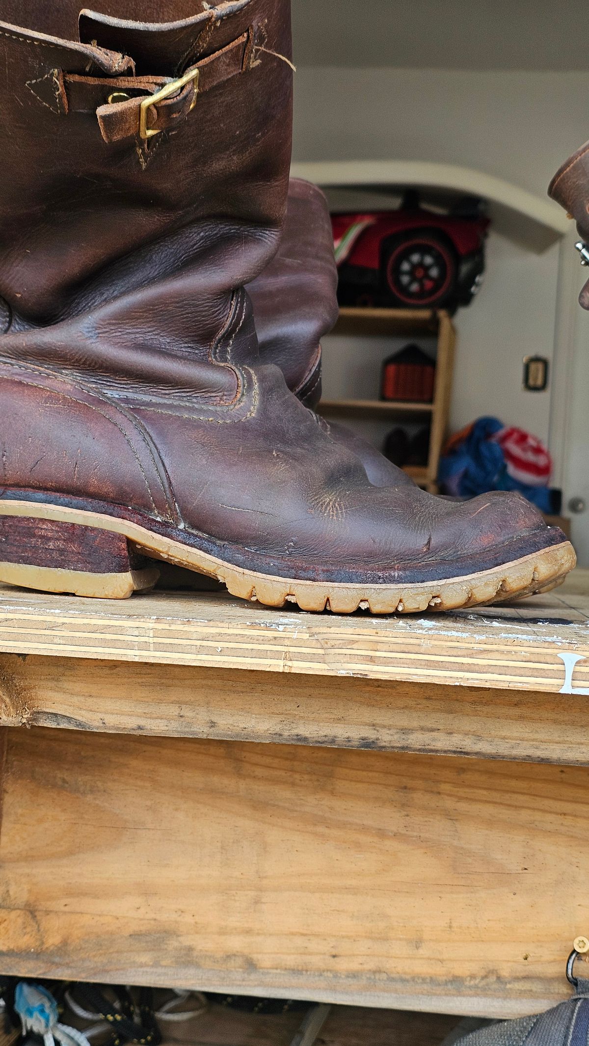 Photo by arriaga214 on November 16, 2025 of the Nicks Renegade in Horween Brown Chromexcel.