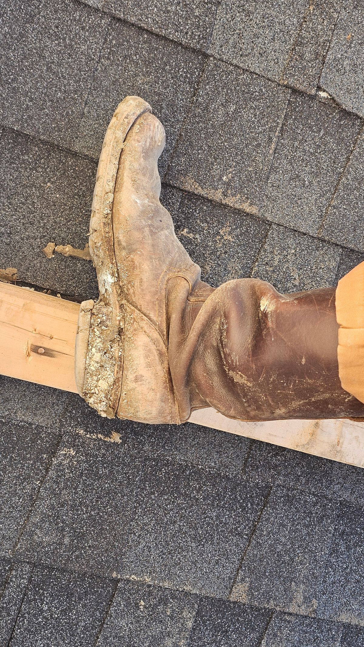 Photo by arriaga214 on December 8, 2025 of the Nicks Renegade in Horween Brown Chromexcel.