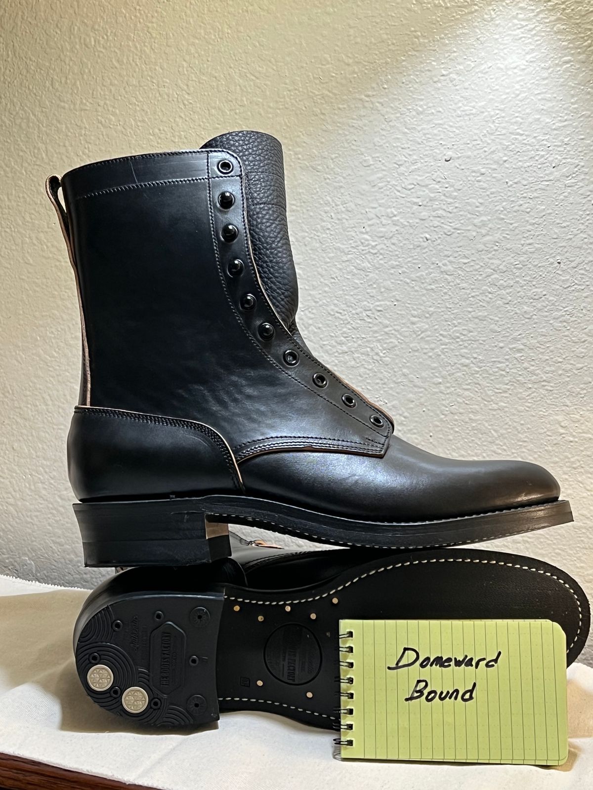 Photo by wabi_sabione on October 1, 2023 of the Rolling Dub Trio Griffin 8.5" Plain Toe Boots in Similar Black Horsebutt #1010.