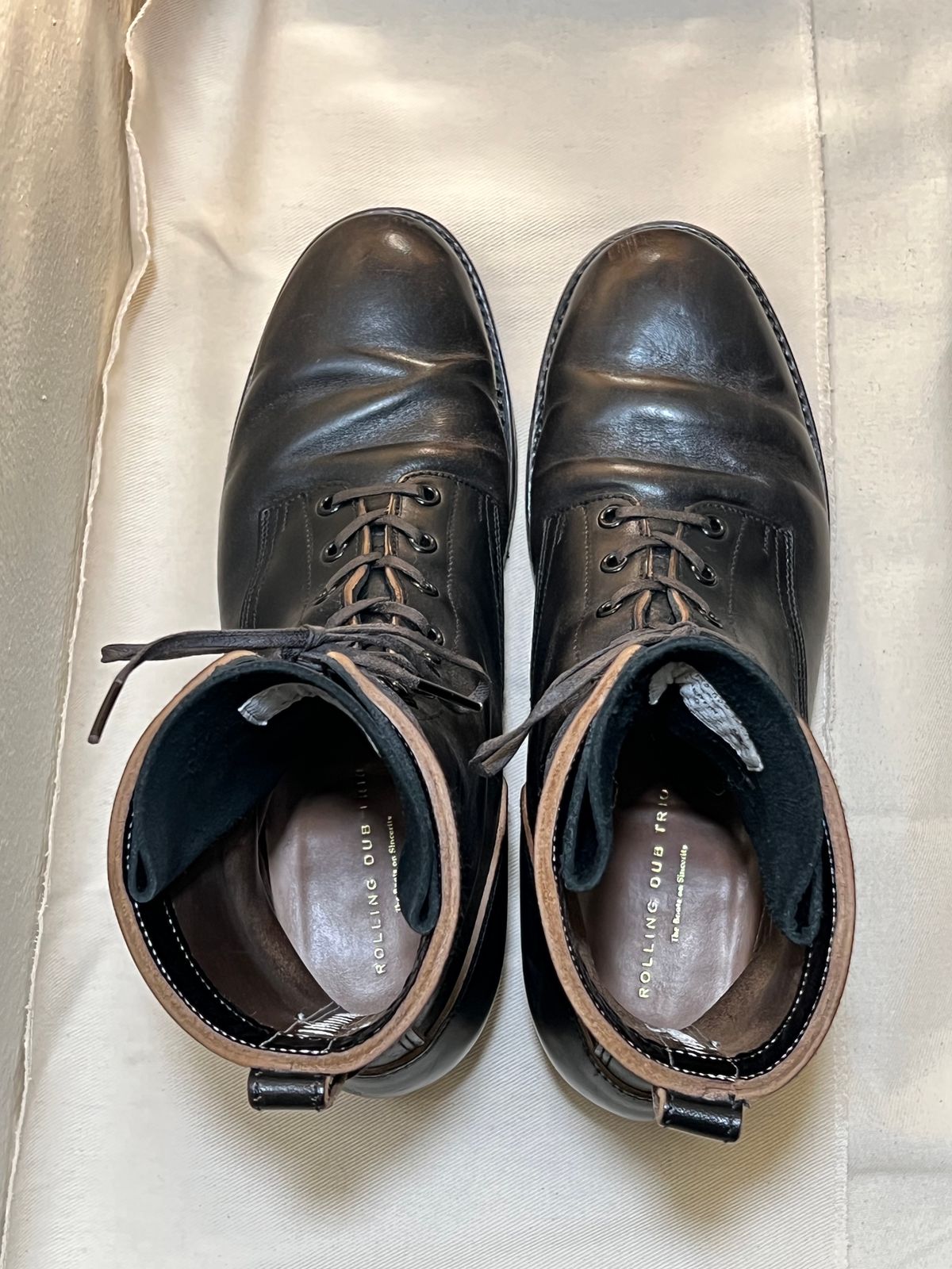 Photo by wabi_sabione on December 2, 2023 of the Rolling Dub Trio Griffin 8.5" Plain Toe Boots in Similar Black Horsebutt #1010.